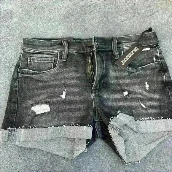 NEW Blanknyc (MSRP:$68) The Fulton Distressed Roll Up Jean shorts by Blank NYC - Picture 11 of 11